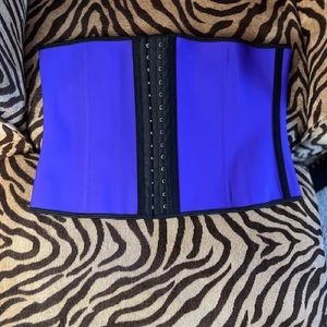 Waist trainer